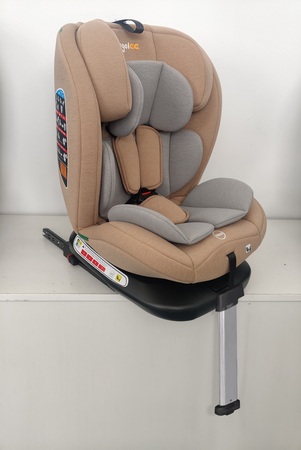 ওগোলি জুলাই মাসে সাপোর্ট লেগের সাথে উদ্ভাবনী 40-150 সেমি গাড়ি সিট চালু করতে, তুলনামূলক মান সরবরাহ করে